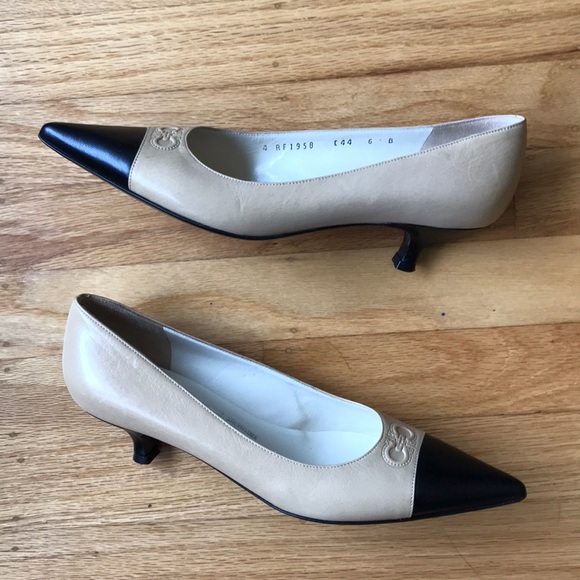 SALVATORE FERRAGAMO - Vintage Pumps, CARRER - Picture 2 of 7